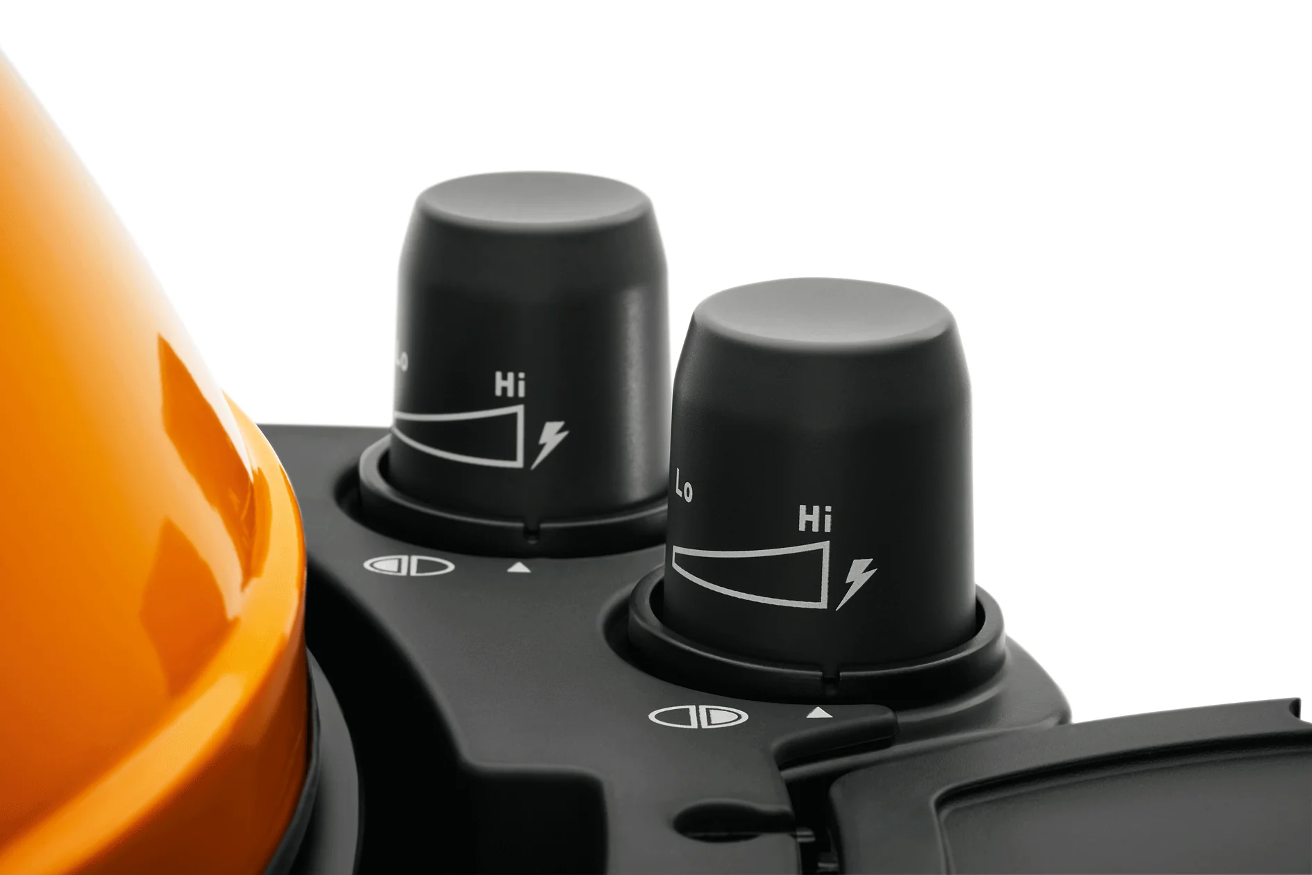 Beefeater BIGG BUGG Amber Mobile BBQ with Stand - Image 7