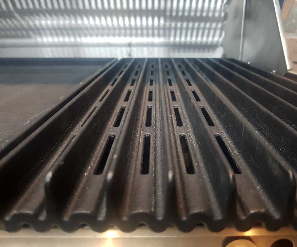 Beefeater Signature ProLine 6 Burner Stainless Steel Built-In BBQ with Hood - Image 7