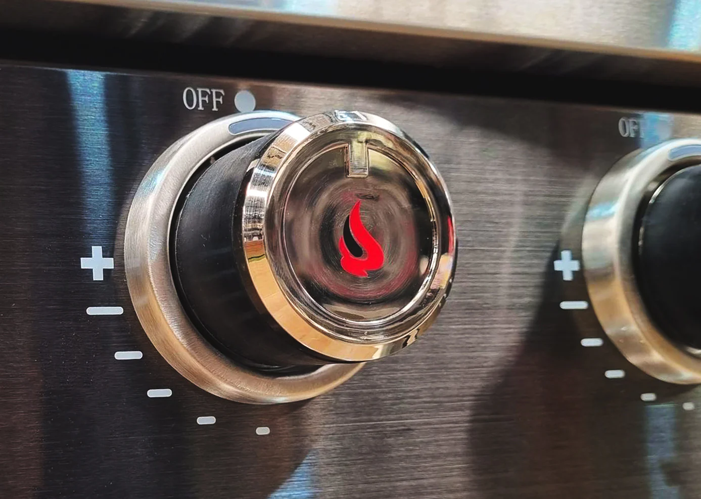 Everdure Neo Black Outdoor Kitchen with Fridge, Sink & Storage Modules, and Corner Cupboard (Option 3) - Image 12