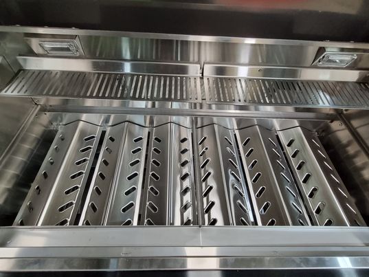 Gasmate Nova Graphite 6 Burner Built-in BBQ - Image 14