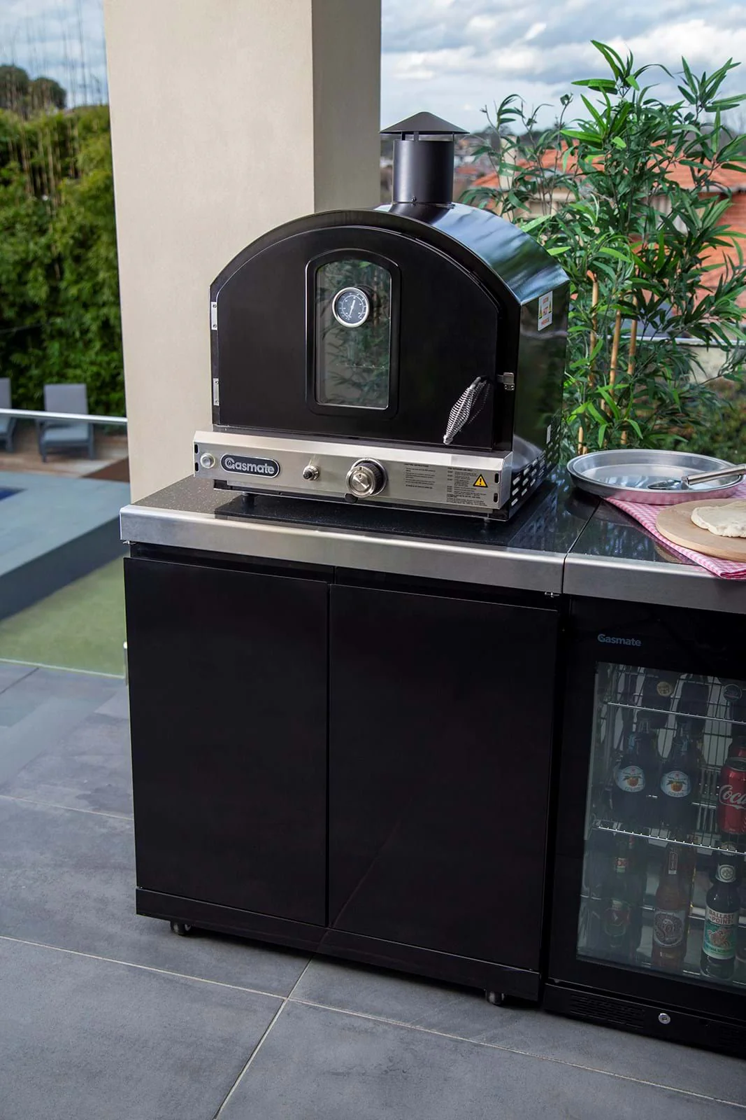 Gasmate Vitreous Enamel Deluxe Pizza Oven - Image 3