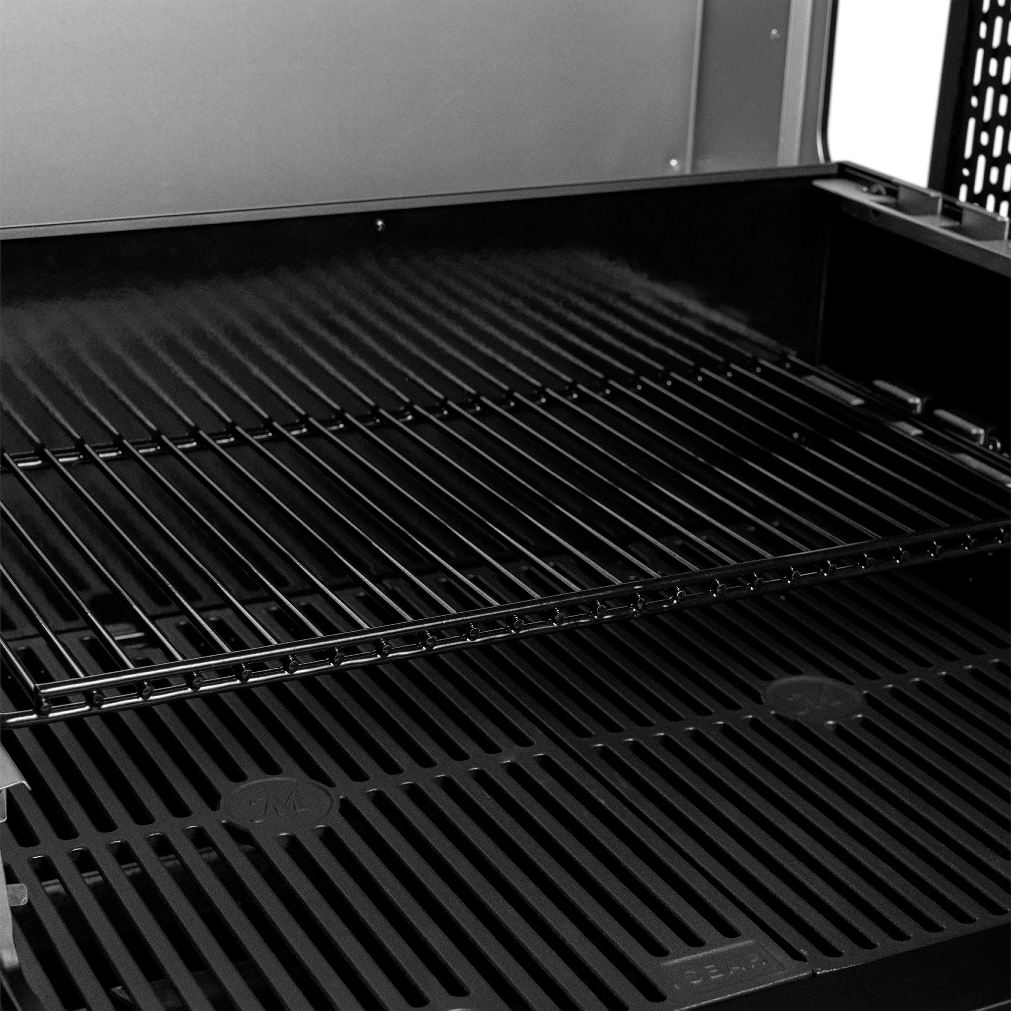 Masterbuilt Gravity Series 600 Digital Charcoal Grill + Smoker - Bundle - Image 10