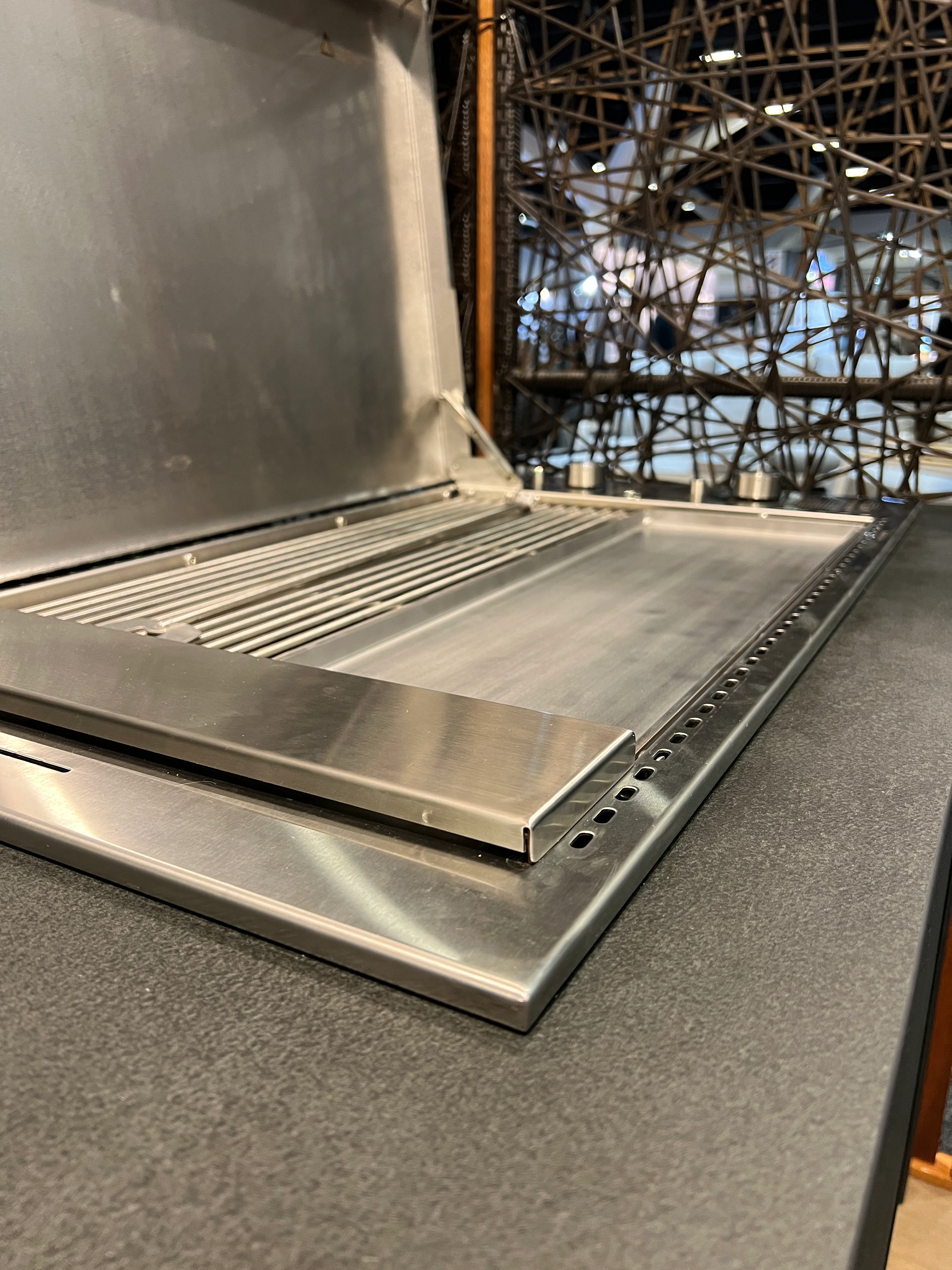 Tucker Horizon Marine Grade Built In BBQ - Full Plate and Flat Lid - Image 15