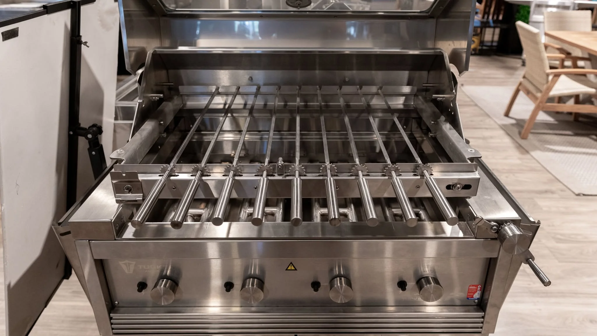 Tucker R Class V8 4 Burner Built In Hybrid BBQ with Hood - Image 10