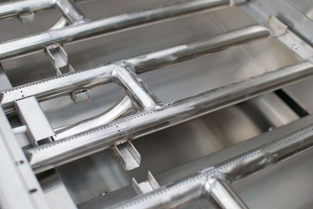 Tucker R Class V8 4 Burner Built In Hybrid BBQ with Hood - Image 14