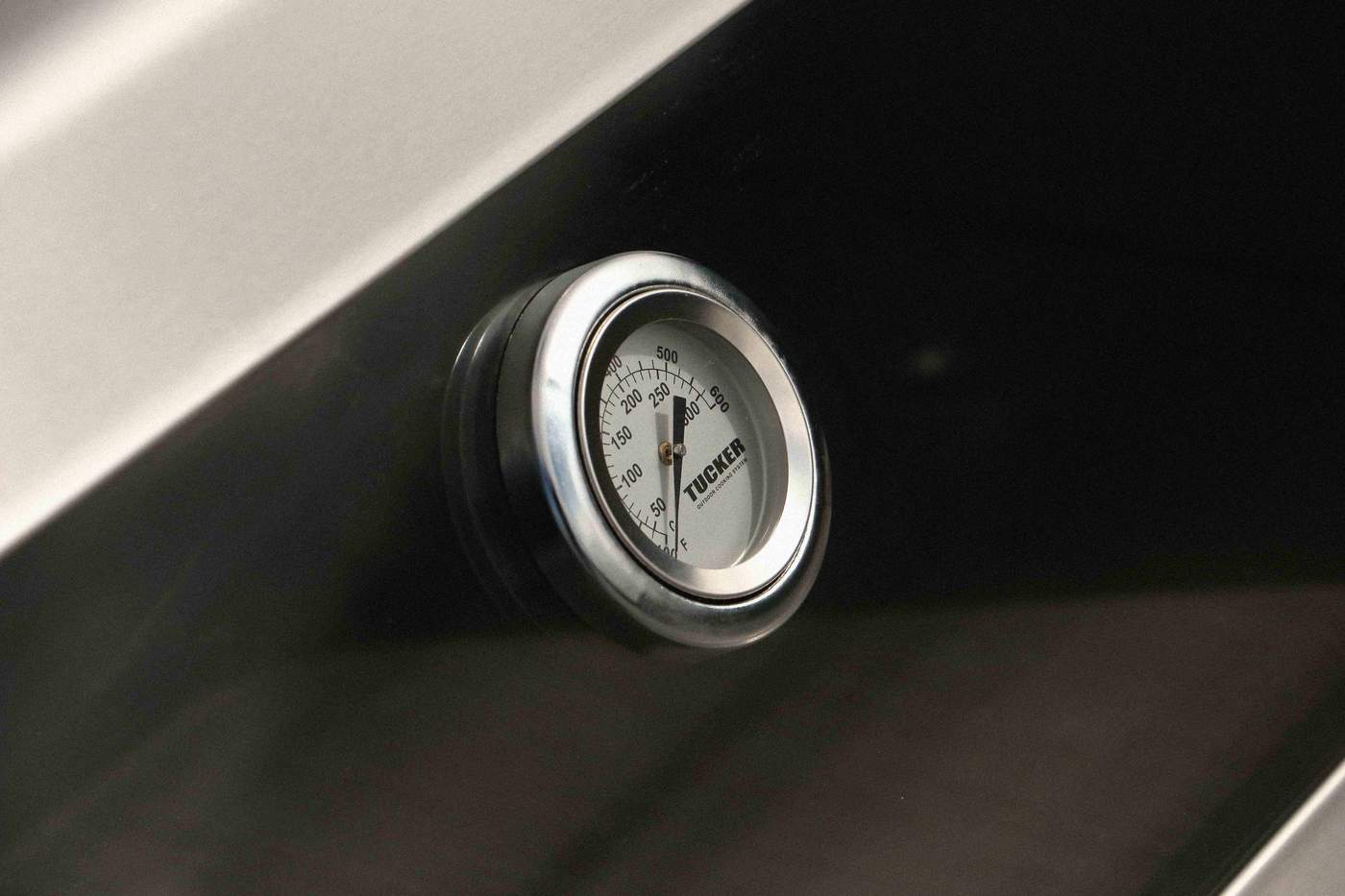 Tucker R Class V8 4 Burner Freestanding Hybrid BBQ - Image 9